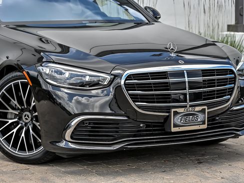 Used 2023 Mercedes-Benz S 580 4MATIC Sedan image 2