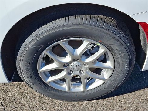 New 2026 Chrysler Voyager LX image 5