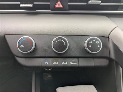 Certified 2026 Hyundai Elantra SE w/ Cargo Package FWD image 18