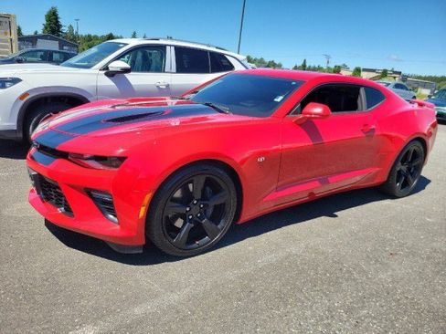 Used 2018 Chevrolet Camaro SS RWD image 1