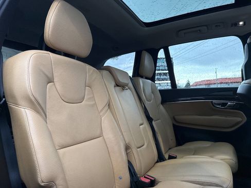 Used 2016 Volvo XC90 T6 Momentum w/ Momentum Plus Package AWD/4WD image 23