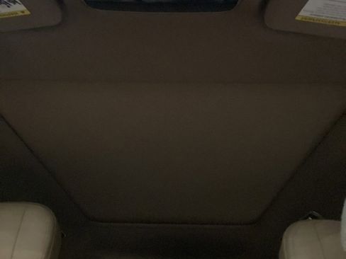 Used 2025 Land Rover Range Rover Long Wheelbase SE image 18