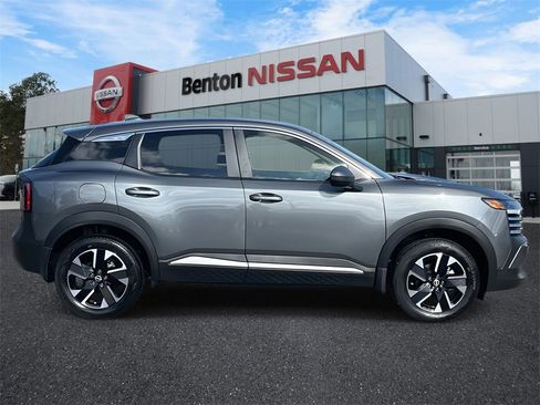 Certified 2025 Nissan Kicks SV image 4