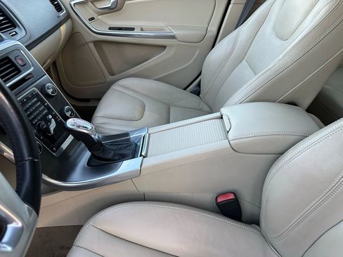 Used 2013 Volvo S60 T5 image 17