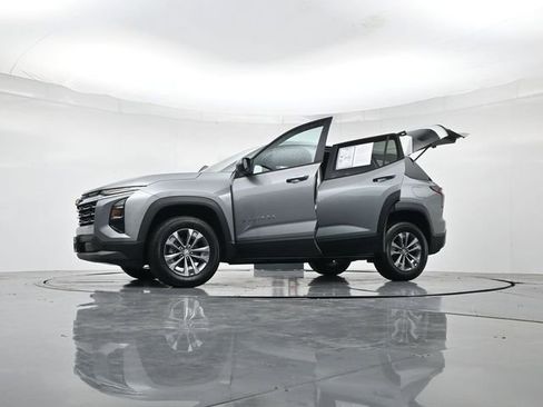 Used 2025 Chevrolet Equinox LT image 52