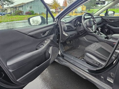 Used 2023 Subaru Outback Premium image 28