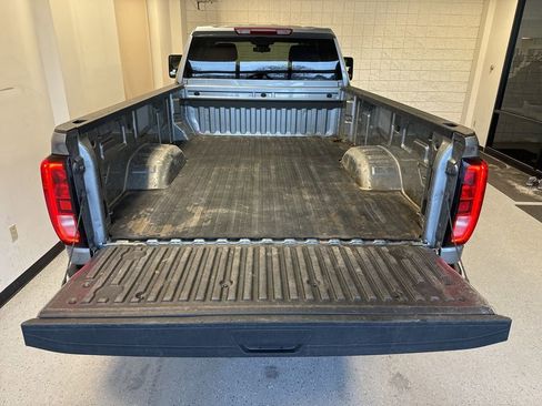 Used 2024 GMC Sierra 2500 Pro w/ Convenience Package image 9