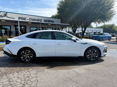 Used 2025 Hyundai Sonata SEL FWD image 2
