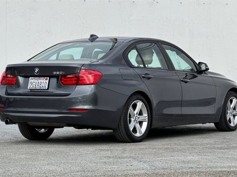 Used 2013 BMW 320i Sedan image 4