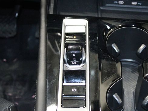 Used 2024 Volkswagen Atlas SE image 42