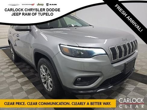 Used 2020 Jeep Cherokee Latitude Plus w/ Cold Weather Group AWD/4WD image 4