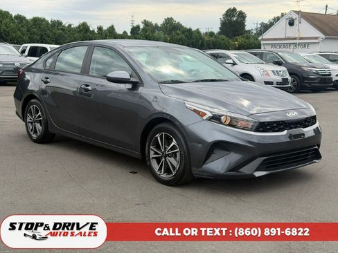 Used 2023 Kia Forte LXS FWD image 3