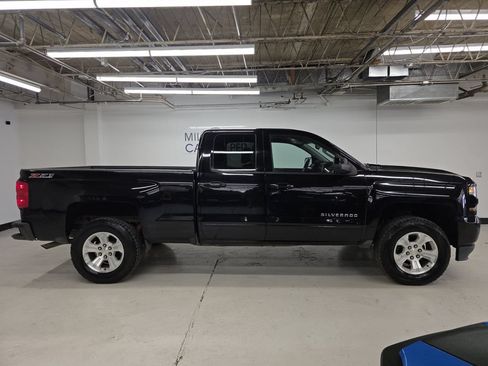 Used 2017 Chevrolet Silverado 1500 LT w/ All Star Edition AWD/4WD image 6