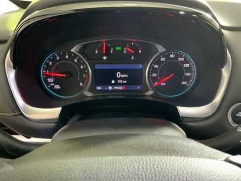 Used 2020 Chevrolet Traverse LT FWD image 22