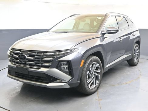 Certified 2025 Hyundai Tucson Limited AWD/4WD image 1