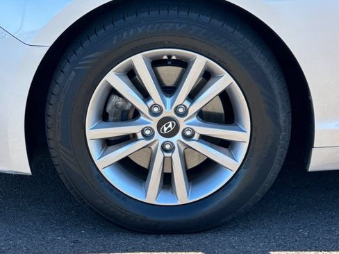 Used 2015 Hyundai Sonata SE w/ Option Group 02 FWD image 23