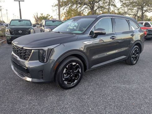 Used 2024 Kia Sorento S image 8