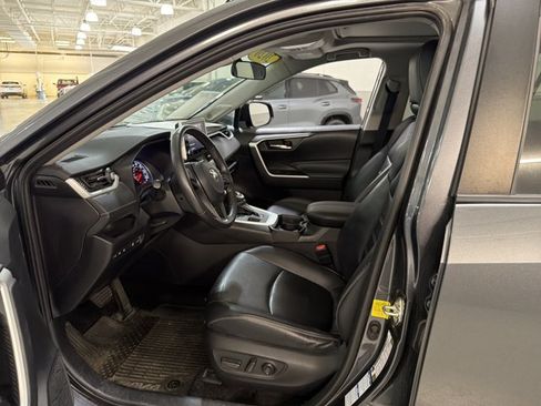 Used 2020 Toyota RAV4 XLE Premium AWD/4WD image 6
