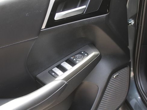Used 2025 Mitsubishi Outlander SE AWD/4WD image 19