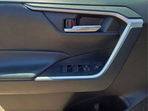 Used 2023 Toyota RAV4 XLE image 21