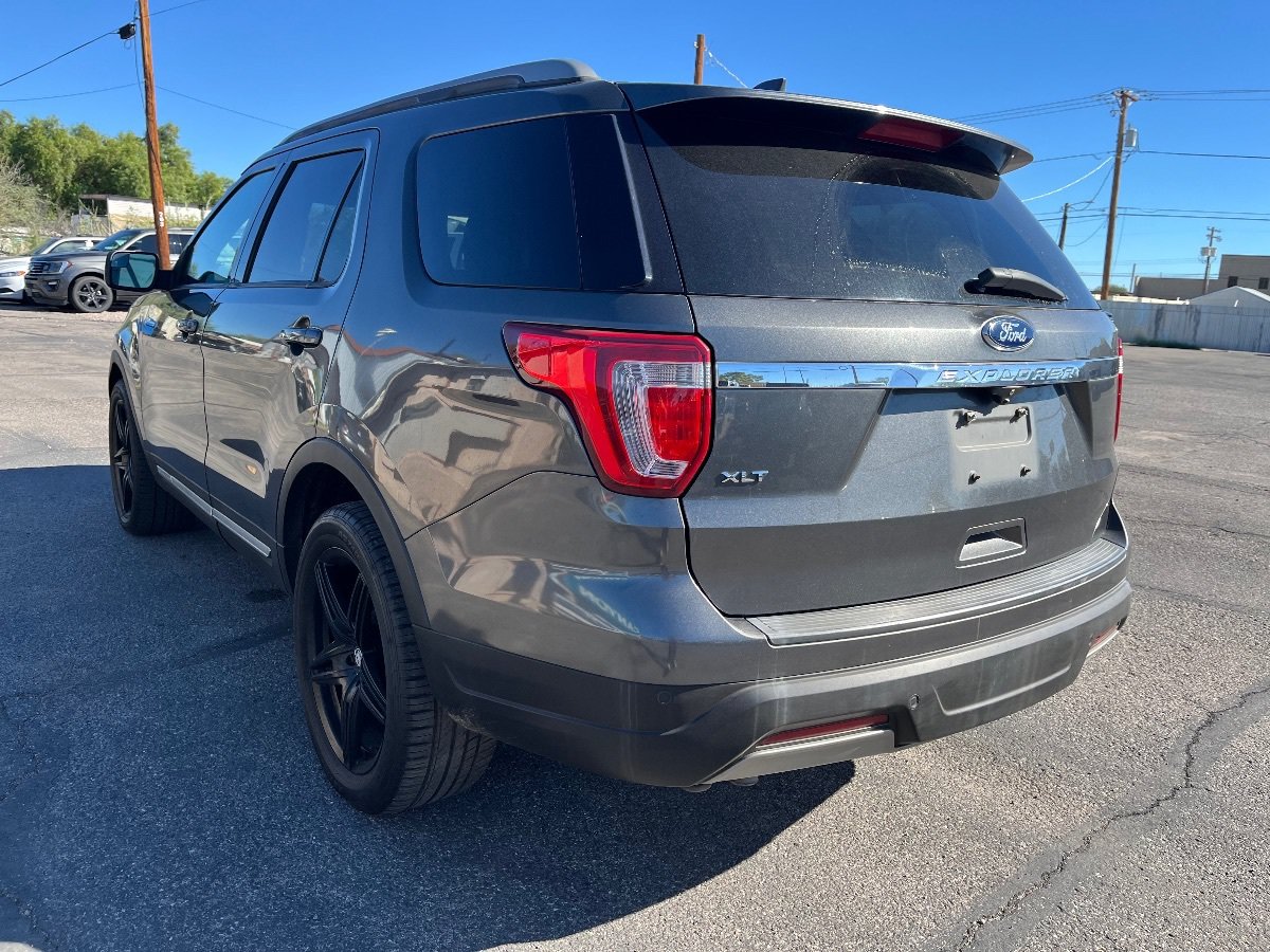 Used 2019 Ford Explorer XLT FWD image 5
