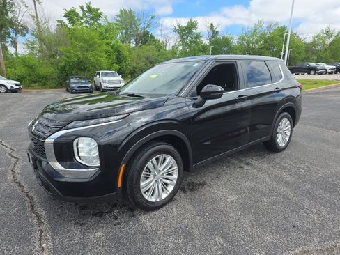 Used 2024 Mitsubishi Outlander ES AWD/4WD image 7