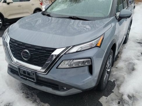 Used 2021 Nissan Rogue SL w/ Premium Package image 1