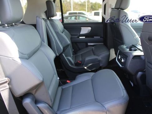 New 2026 Ford Expedition Active image 9