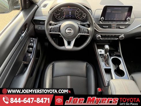 Used 2025 Nissan Altima 2.5 SR image 14