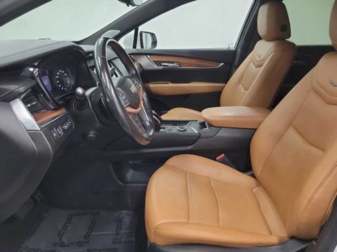 Used 2022 Cadillac XT5 Premium Luxury w/ Technology Package FWD image 21