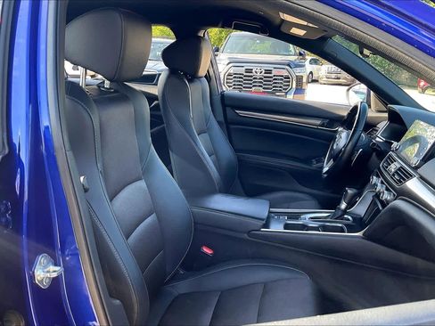 Used 2018 Honda Accord Sport image 9