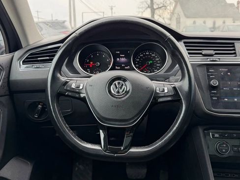 Used 2018 Volkswagen Tiguan SE w/ Panoramic Sunroof Package image 15