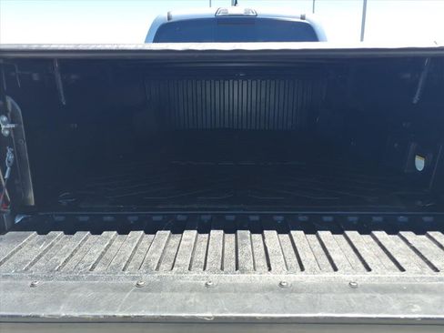 Used 2019 Toyota Tacoma TRD Sport AWD/4WD image 25