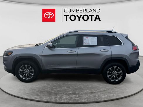 Used 2019 Jeep Cherokee Latitude Plus w/ Cold Weather Group AWD/4WD image 2