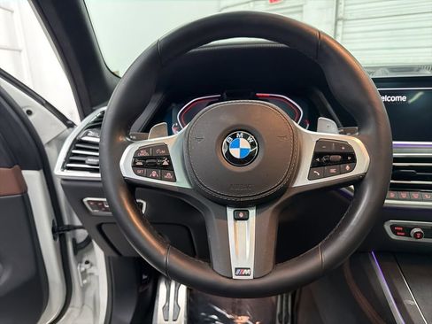 Used 2021 BMW X7 M50i image 16