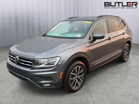 Used 2018 Volkswagen Tiguan SE FWD image 2