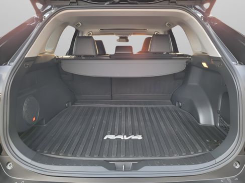 Used 2021 Toyota RAV4 Limited image 10