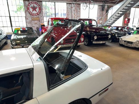 Used 1990 Chevrolet Corvette Coupe RWD image 67