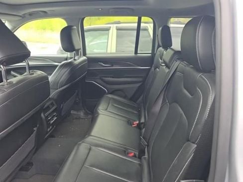 Used 2023 Jeep Grand Cherokee 4WD 4xe image 5
