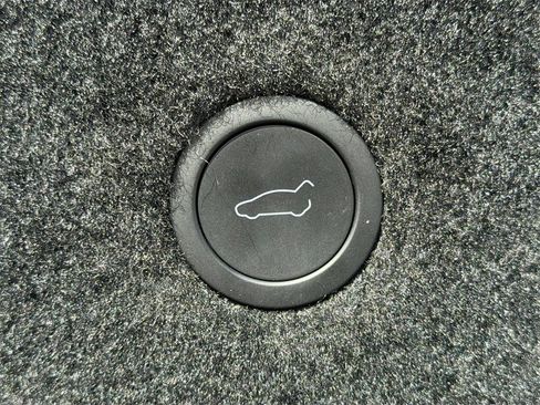 Used 2025 Tesla Model S Plaid image 15