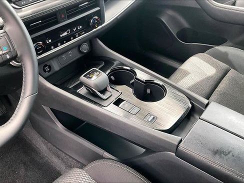 Certified 2026 Nissan Rogue SV FWD image 16