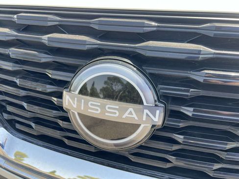 Used 2023 Nissan Rogue S image 7