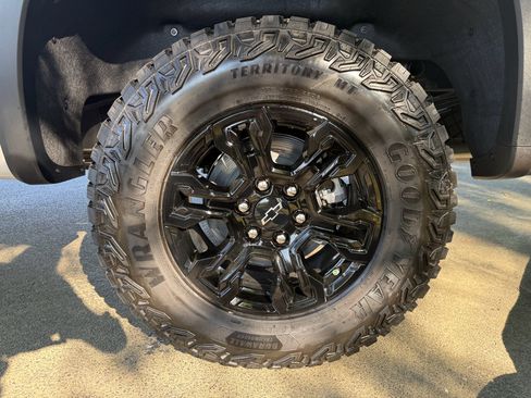 New 2026 Chevrolet Silverado 1500 ZR2 w/ Dark Appearance Package image 34