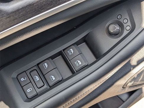 New 2025 Jeep Grand Cherokee L Limited image 21