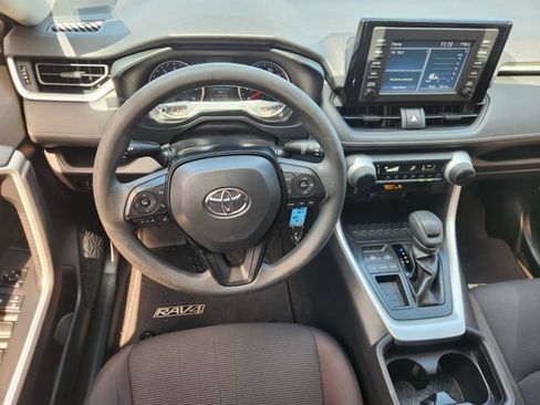 Used 2019 Toyota RAV4 LE FWD image 26