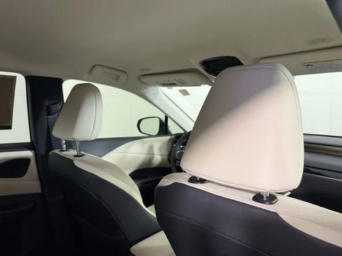 Used 2023 Lexus RX 350 FWD w/ Accessory Package image 31