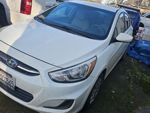 Used 2016 Hyundai Accent SE image 1