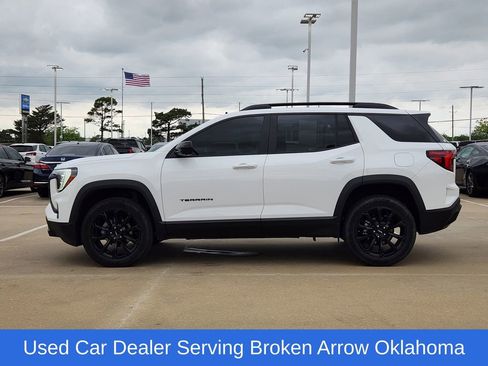 Used 2026 GMC Terrain Elevation w/ Black Edition FWD image 4