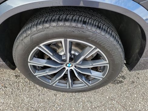 Used 2019 BMW X5 xDrive40i w/ M Sport Package AWD/4WD image 12
