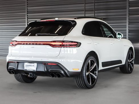 Used 2024 Porsche Macan AWD/4WD image 10